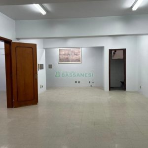 Predio com 650m², no bairro Centro em Caxias do Sul para Alugar