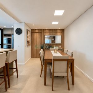 Apartamento com 98m², 2 dormitórios, 2 vagas, no bairro Vila Horn em Caxias do Sul para Comprar