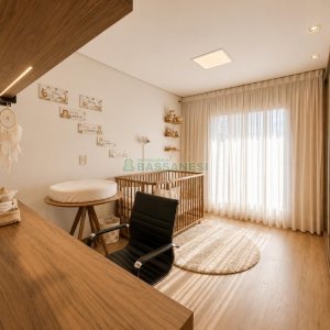 Apartamento com 98m², 2 dormitórios, 2 vagas, no bairro Vila Horn em Caxias do Sul para Comprar
