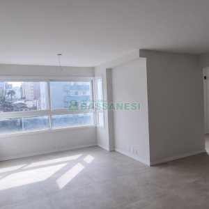 Apartamento com 100m², 3 dormitórios, 2 vagas, no bairro Panazzolo em Caxias do Sul para Comprar