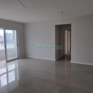 Apartamento com 100m², 3 dormitórios, 2 vagas, no bairro Panazzolo em Caxias do Sul para Comprar