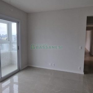 Apartamento com 100m², 3 dormitórios, 2 vagas, no bairro Panazzolo em Caxias do Sul para Comprar