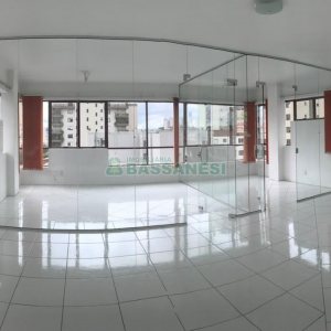 Sala com 62m², 1 vaga, no bairro São Pelegrino em Caxias do Sul para Alugar