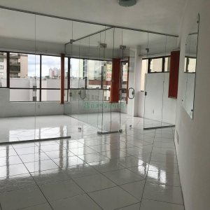 Sala com 62m², 1 vaga, no bairro São Pelegrino em Caxias do Sul para Alugar