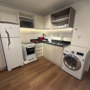 Apto Mobiliado com 30m², 1 dormitório, 1 vaga, no bairro Petrópolis em Caxias do Sul para Alugar