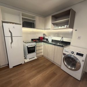Apto Mobiliado com 30m², 1 dormitório, 1 vaga, no bairro Petrópolis em Caxias do Sul para Alugar
