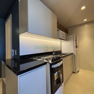Apto Mobiliado com 32m², 1 dormitório, 1 vaga, no bairro São Pelegrino em Caxias do Sul para Alugar