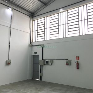 Pavilhão com 450m², no bairro São Ciro em Caxias do Sul para Alugar