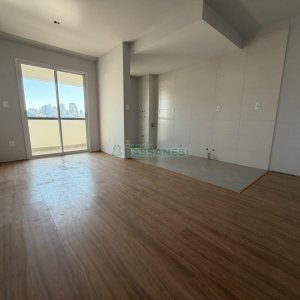 Apartamento com 56m², 2 dormitórios, 1 vaga, no bairro São Leopoldo em Caxias do Sul para Alugar