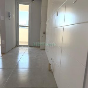 Apartamento com 56m², 2 dormitórios, 1 vaga, no bairro São Leopoldo em Caxias do Sul para Alugar