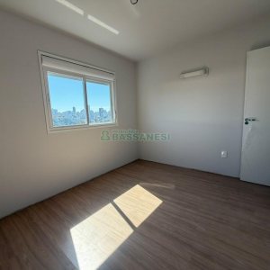 Apartamento com 56m², 2 dormitórios, 1 vaga, no bairro São Leopoldo em Caxias do Sul para Alugar
