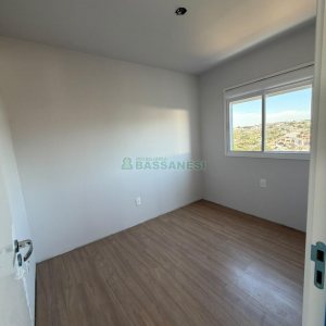 Apartamento com 56m², 2 dormitórios, 1 vaga, no bairro São Leopoldo em Caxias do Sul para Alugar