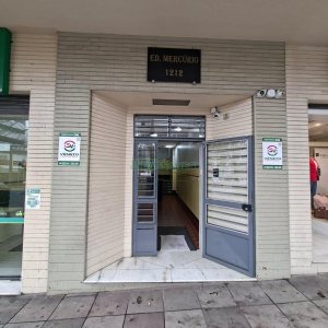 Sala com 55m², no bairro Centro em Caxias do Sul para Alugar ou Comprar