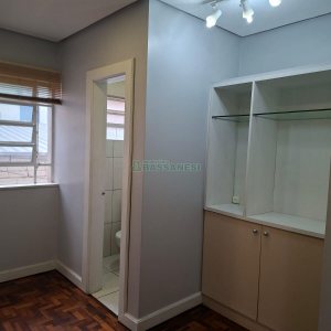 Sala com 55m², no bairro Centro em Caxias do Sul para Alugar ou Comprar