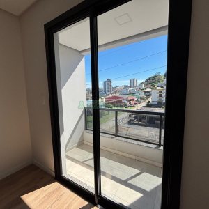 Apartamento com 72m², 2 dormitórios, 2 vagas, no bairro São Luiz em Caxias do Sul para Alugar
