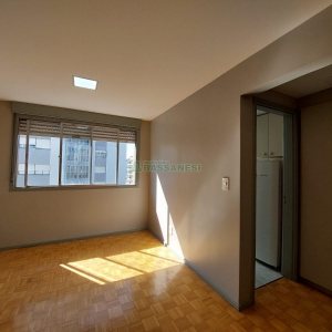 Apartamento com 30m², 1 dormitório, no bairro Centro em Caxias do Sul para Alugar