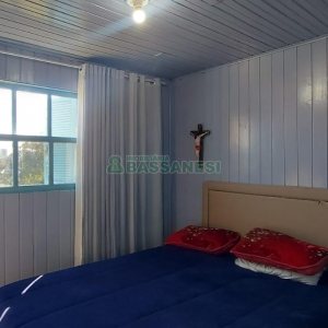 Casa Mobiliada com 65m², 2 dormitórios, 1 vaga, no bairro Cidade Nova em Caxias do Sul para Alugar