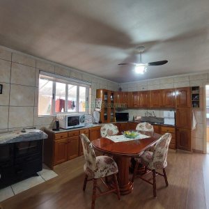Casa com 229m², 3 dormitórios, 4 vagas, no bairro Santa Lúcia em Caxias do Sul para Comprar