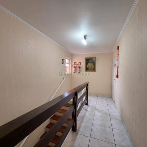 Casa com 229m², 3 dormitórios, 4 vagas, no bairro Santa Lúcia em Caxias do Sul para Comprar