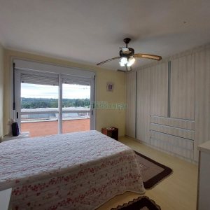 Casa com 229m², 3 dormitórios, 4 vagas, no bairro Santa Lúcia em Caxias do Sul para Comprar