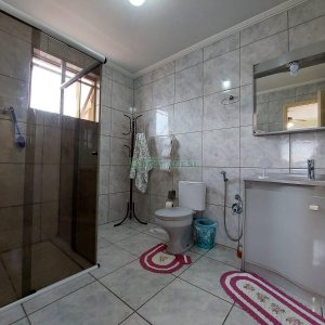 Casa com 229m², 3 dormitórios, 4 vagas, no bairro Santa Lúcia em Caxias do Sul para Comprar
