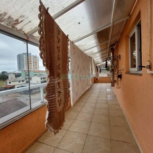 Casa com 229m², 3 dormitórios, 4 vagas, no bairro Santa Lúcia em Caxias do Sul para Comprar