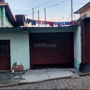 Casa com 260m², 3 dormitórios, 2 vagas, no bairro Kayser em Caxias do Sul para Comprar