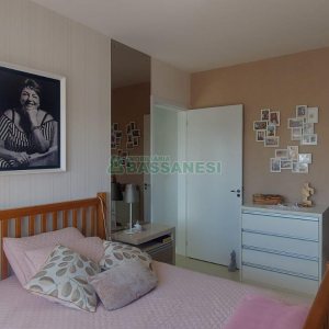 Apartamento com 57m², 2 dormitórios, 1 vaga, no bairro Sagrada Família em Caxias do Sul para Comprar