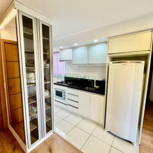 Apto Mobiliado com 60m², 2 dormitórios, 1 vaga, no bairro Vinhedos em Caxias do Sul para Alugar