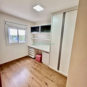 Apto Mobiliado com 60m², 2 dormitórios, 1 vaga, no bairro Vinhedos em Caxias do Sul para Alugar