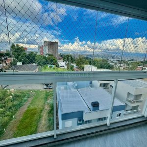 Apto Mobiliado com 60m², 2 dormitórios, 1 vaga, no bairro Vinhedos em Caxias do Sul para Alugar