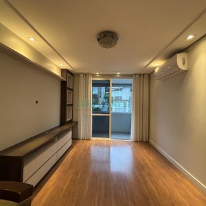 Apartamento com 92m², 3 dormitórios, 2 vagas, no bairro Cinqüentenário em Caxias do Sul para Alugar