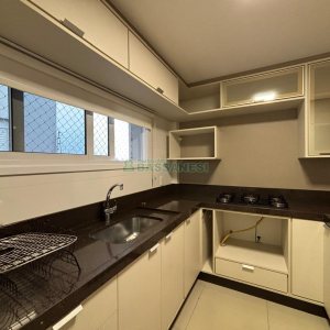 Apartamento com 92m², 3 dormitórios, 2 vagas, no bairro Cinqüentenário em Caxias do Sul para Alugar