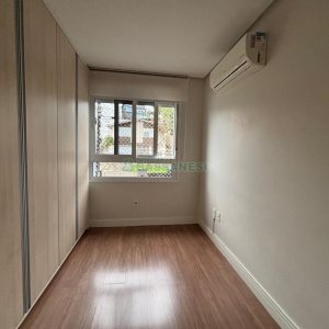 Apartamento com 92m², 3 dormitórios, 2 vagas, no bairro Cinqüentenário em Caxias do Sul para Alugar