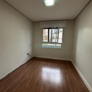 Apartamento com 92m², 3 dormitórios, 2 vagas, no bairro Cinqüentenário em Caxias do Sul para Alugar