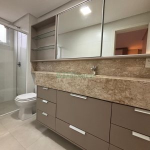 Apartamento com 92m², 3 dormitórios, 2 vagas, no bairro Cinqüentenário em Caxias do Sul para Alugar