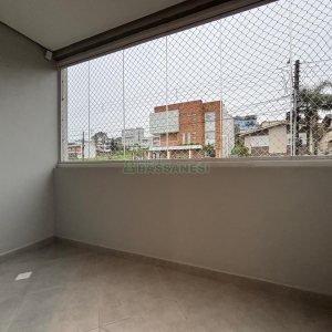 Apartamento com 92m², 3 dormitórios, 2 vagas, no bairro Cinqüentenário em Caxias do Sul para Alugar