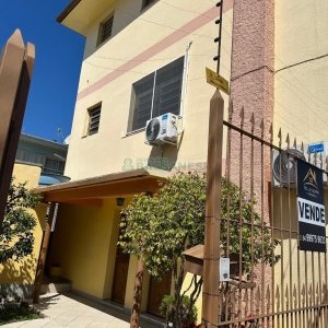 Casa com 203m², 2 dormitórios, 1 vaga, no bairro Nossa Senhora de Lourdes em Caxias do Sul para Comprar