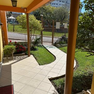 Casa com 203m², 2 dormitórios, 1 vaga, no bairro Nossa Senhora de Lourdes em Caxias do Sul para Comprar