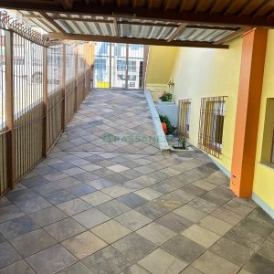 Casa com 203m², 2 dormitórios, 1 vaga, no bairro Nossa Senhora de Lourdes em Caxias do Sul para Comprar