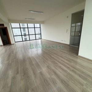 Sala com 70m², no bairro São Pelegrino em Caxias do Sul para Alugar