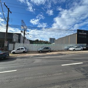 Loja com 1800m², no bairro Universitário em Caxias do Sul para Alugar