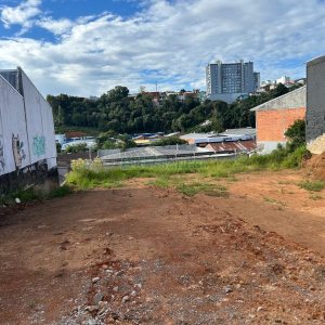 Loja com 1800m², no bairro Universitário em Caxias do Sul para Alugar