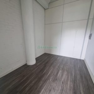 Loja com 160m², no bairro Pio X em Caxias do Sul para Alugar