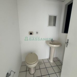 Sala com 60m², 1 vaga, no bairro São Pelegrino em Caxias do Sul para Alugar