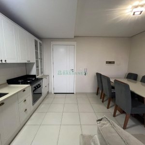 Apto Mobiliado com 65m², 2 dormitórios, 2 vagas, no bairro Cruzeiro em Caxias do Sul para Alugar
