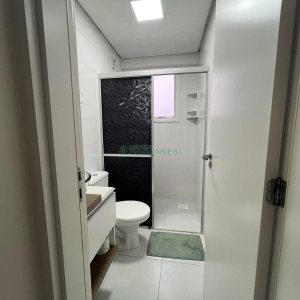 Apto Mobiliado com 65m², 2 dormitórios, 2 vagas, no bairro Cruzeiro em Caxias do Sul para Alugar