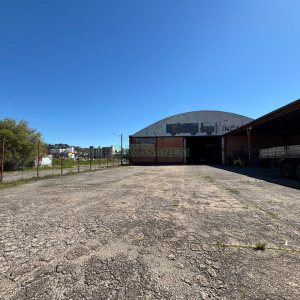 Pavilhão com 1400m², no bairro São José em Caxias do Sul para Alugar
