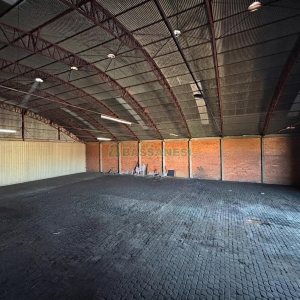 Pavilhão com 1400m², no bairro São José em Caxias do Sul para Alugar