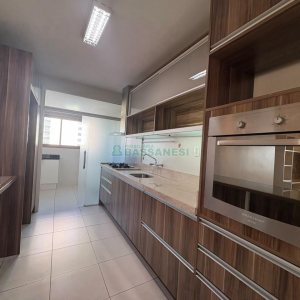 Apartamento com 110m², 2 dormitórios, 2 vagas, no bairro São Pelegrino em Caxias do Sul para Alugar